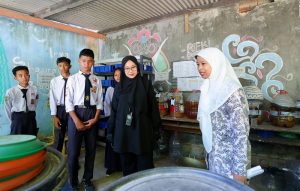 SMPN 3 Banyuwangi Sukses Kelola Sampah Sirkular, Hasilkan Kompos hingga Eco Enzyme