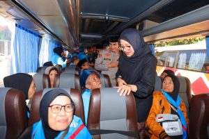 Bupati Ipuk Lepas 1.312 CJH Banyuwangi 2026, Ratusan Lansia Dapat Layanan Prioritas