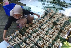 Pemkab Banyuwangi Ajak Warga Kurangi Plastik untuk Pembagian Daging Kurban