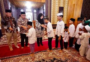 Peringati 10 Muharram, Bupati Ipuk Gelar Doa Bersama dan Santuni Anak Yatim
