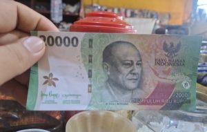 Nenek di Banyuwangi Jadi Korban Uang Mainan, Pelaku Belanja di Toko Gunakan Uang Palsu Mirip Asli