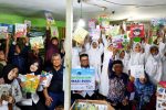 Melihat Senyum Anak-Anak Pedalaman Mendapat Ribuan Buku Baru dari PNM