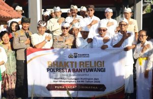 Kapolresta Banyuwangi Sambangi Umat Hindu Saat Galungan dan Kuningan, Perkuat Toleransi