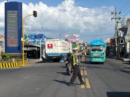 Antrean Kendaraan ke Pelabuhan Ketapang Mengular, Dipicu Volume Kendaraan Naik 21 Persen dan Cuaca Buruk