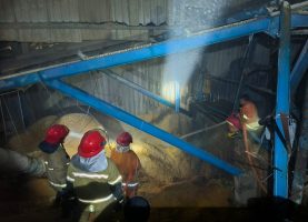Diduga Kena Percikan Api Pengelasan, Sekam Padi di Penggilingan Beras Terbakar