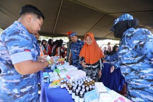 Hari Bakti TNI AU ke-79, Lanud Abdurrahman Saleh Gelar Baksos dan Layanan Kesehatan Gratis di Banyuwangi