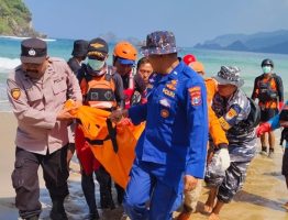 Nelayan yang Terseret Ombak di Pantai Pulau Merah Banyuwangi Ditemukan pada Hari Ketiga Pencarian