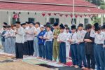 Kemarau Panjang, Ratusan Siswa dan Guru Al Uswah Banyuwangi Gelar Salat Istisqa