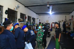 Razia Gabungan di Lapas Banyuwangi, 40 Kamar Digeledah dan Tes Urine Negatif