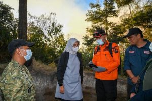 Tinjau Kebakaran di Kawasan TWA Kawah Ijen, Bupati Banyuwangi Usulkan Water Bombing
