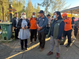 Jalur Pendakian Kawah Ijen Belum Dibuka, BKSDA Masih Temukan Titik Api