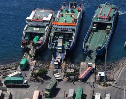 Percepat Penguraian Antrean, Dermaga LCM dan MB IV Pelabuhan Ketapang Hanya Angkut Kendaraan Logistik