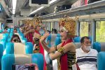 Tari Gandrung Hadir di KA Sangkuriang, Penumpang Dapat Kejutan Budaya Banyuwangi