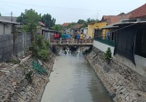 10 Ton Sampah Diangkut dari Sungai Kalimati Banyuwangi, Pembersihan Dilanjutkan
